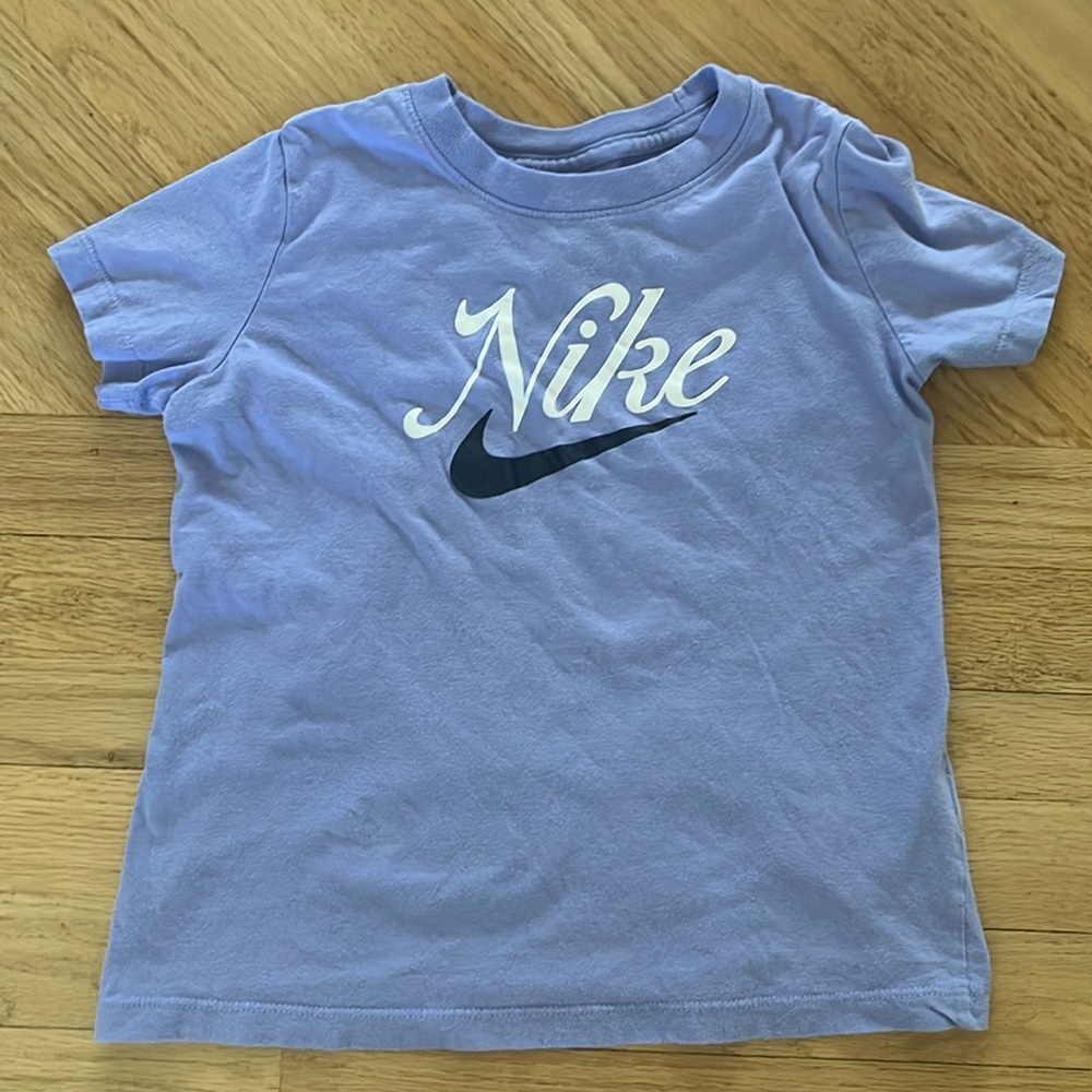 Girls Nike shirt size small
